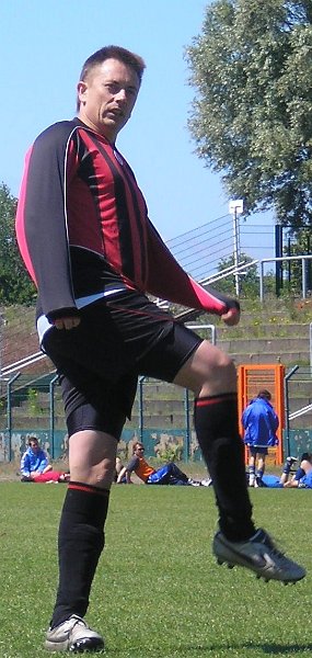 Nigel showing goal scoring technique.JPG - Calmness under pressure